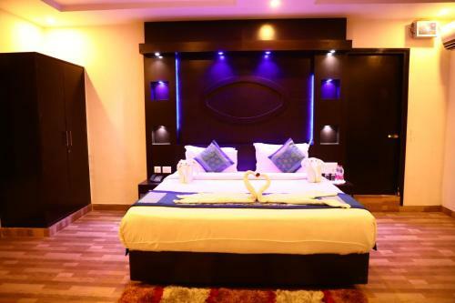 Hotel Om Palace- Ajmer Road