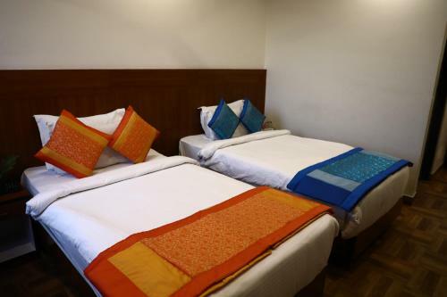 Hotel Om Palace- Ajmer Road