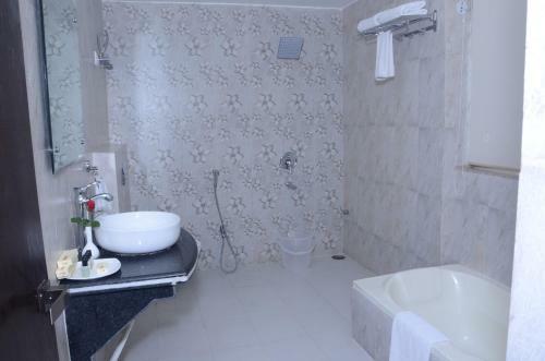 Hotel Om Palace- Ajmer Road