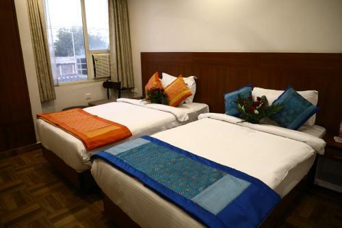 Hotel Om Palace- Ajmer Road