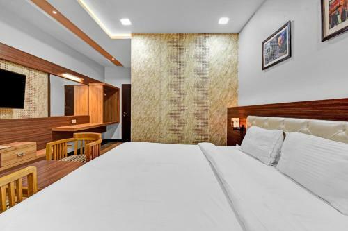 Collection O 83401 Hotel Gm