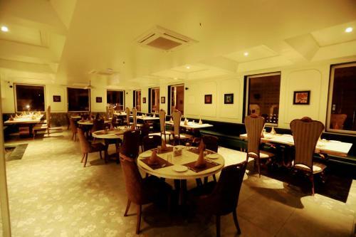 Hotel Stardom Resort Jaipur