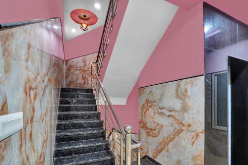 Oyo 81964 Hotel Rasuj
