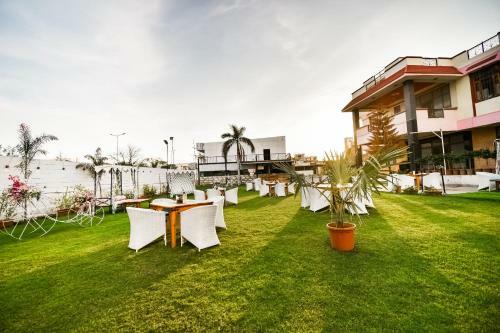 Collection O 9143 Hotel Maharani Resorts
