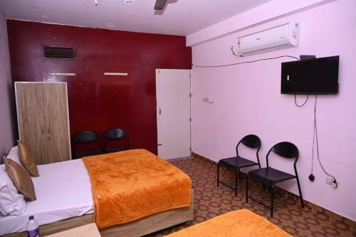 Hotel Konark & Restaurant