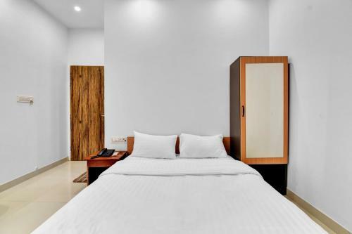 Collection O 74619 Gatsby Hotel
