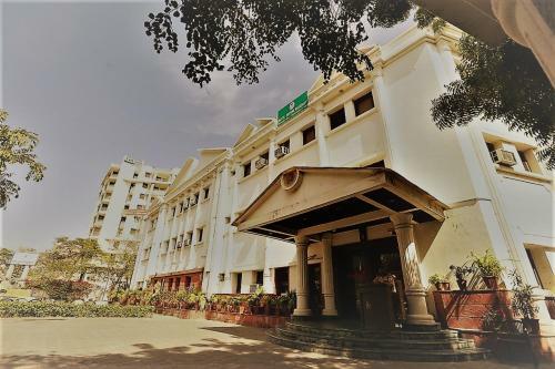 Hotel Empire Regency - A Luxury Hotel