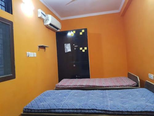 Mehndiratta Guest House Pg For Girls