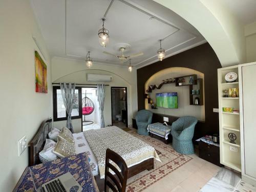 Hostal Open Skies