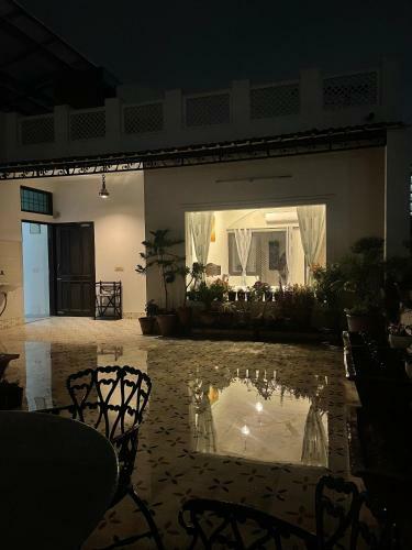 Hostal Open Skies