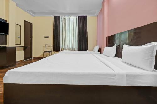 Oyo 85978 Hotel Bharat Palace