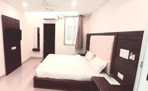 Dmk Palace Hotel