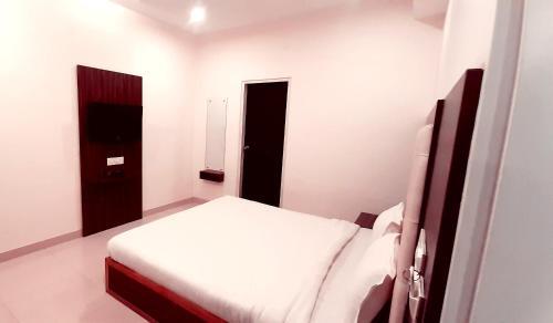 Dmk Palace Hotel