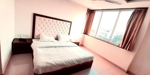Dmk Palace Hotel