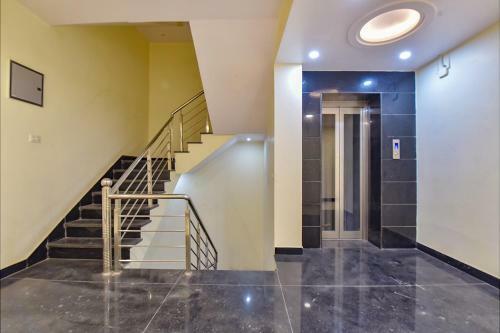 Fabhotel Pink City