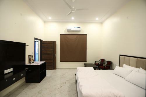 Hostal Urban Shore (the Outhouse)