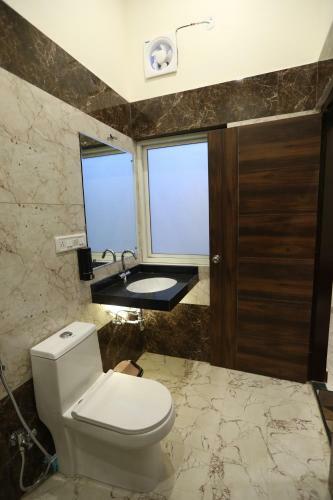 Hostal Urban Shore (the Outhouse)