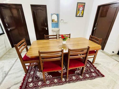 Apartamento 3bhk Flat With Free Parking And Free Wifi.