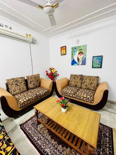 Apartamento 3bhk Flat With Free Parking And Free Wifi.