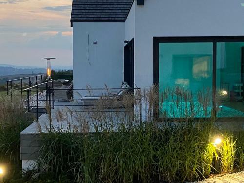 Villa Relax With Swimming Pool And Mountain View