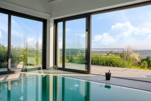 Villa Relax With Swimming Pool And Mountain View