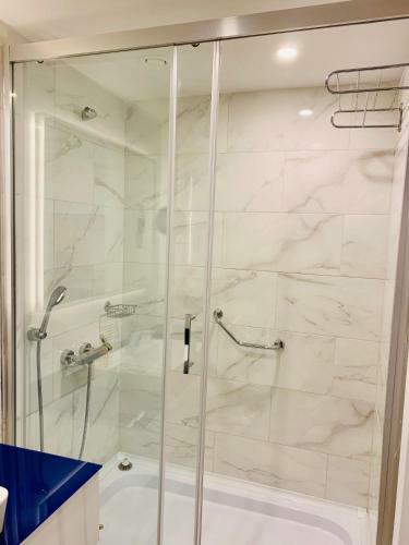 Royal Sea Breeze Apartments