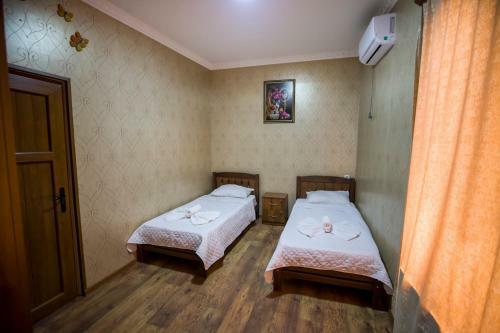 Hostal Pshavi Street Hotel