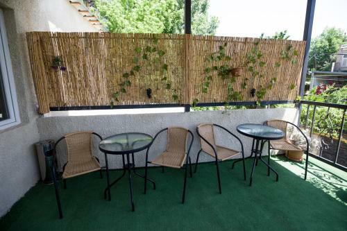 Hostal Pshavi Street Hotel