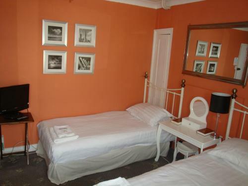 Posada Spencer Court