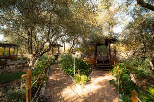 Bed & Breakfast Alpstar Camping & Restaurant