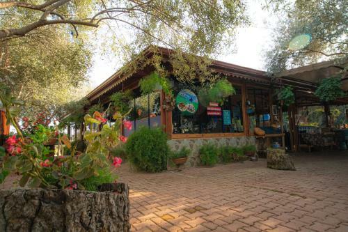 Bed & Breakfast Alpstar Camping & Restaurant