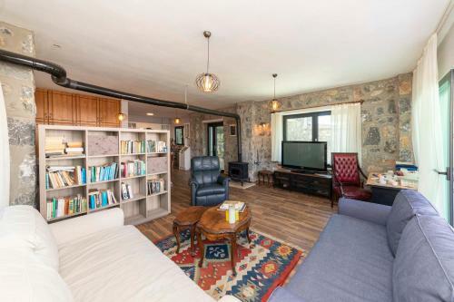 Eclectic Studio Apartment Near Sea In Bodrum