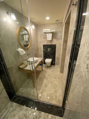 Hotel Luxury Cratus Stone Palace