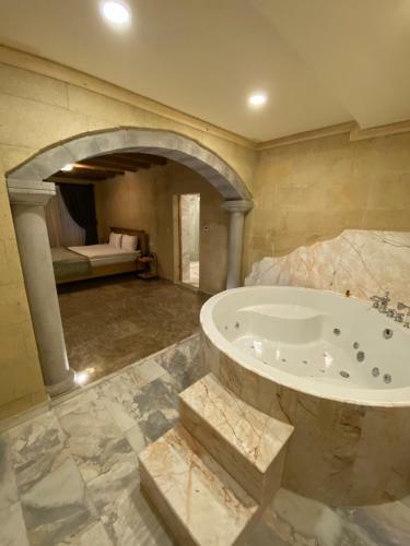 Hotel Luxury Cratus Stone Palace