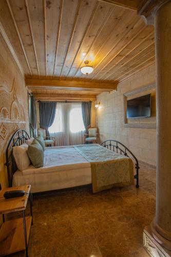 Hotel Luxury Cratus Stone Palace