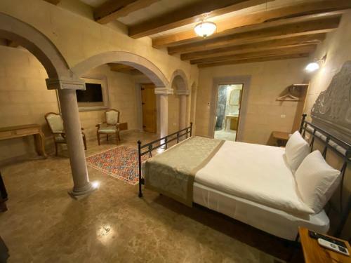 Hotel Luxury Cratus Stone Palace