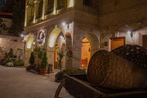 Hotel Luxury Cratus Stone Palace