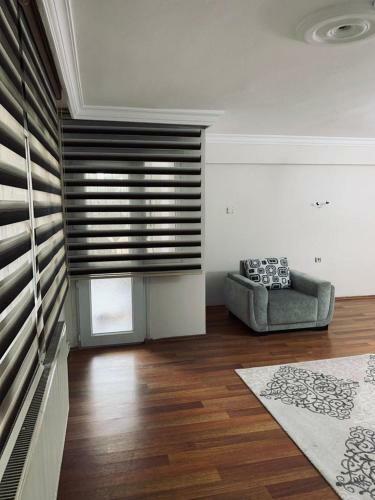 Apartment With 4 Rooms