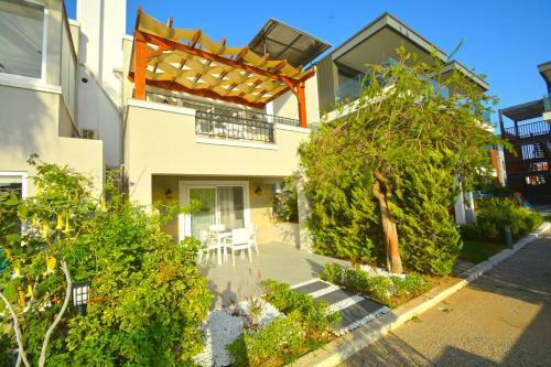 Sea And You Beachfront Apartments