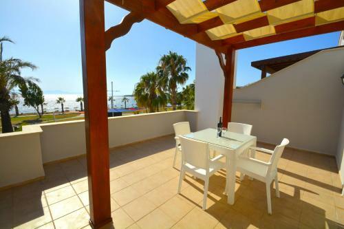 Sea And You Beachfront Apartments