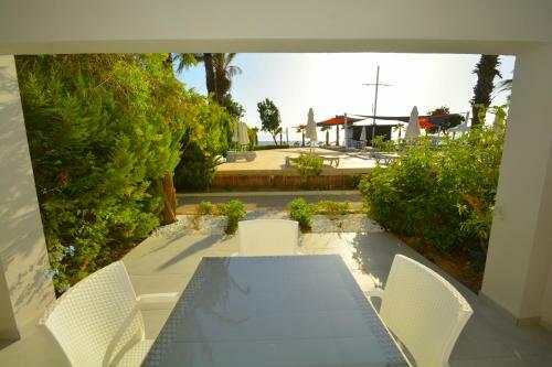 Sea And You Beachfront Apartments