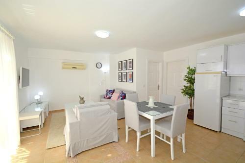 Sea And You Beachfront Apartments