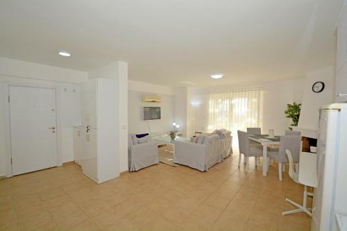 Sea And You Beachfront Apartments