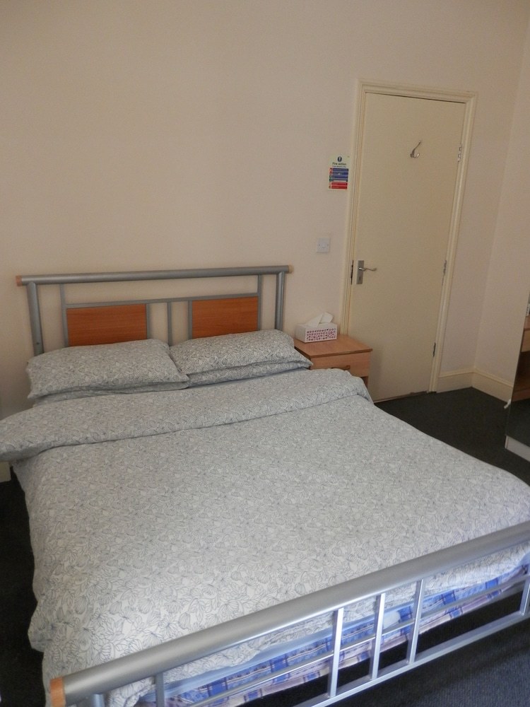 Hostal Shamrock Guest House