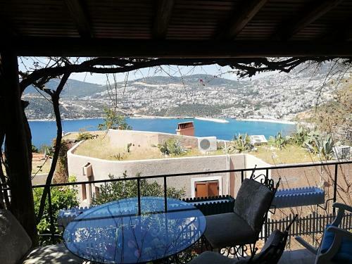 Sea View Bougainvillea 52
