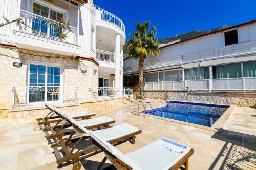 Villa White Cocoon