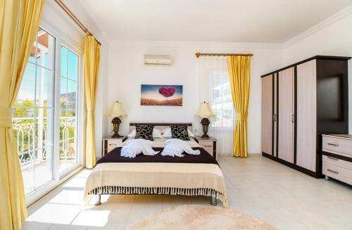 Villa White Cocoon