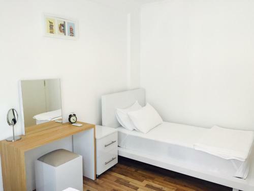 The Townhouse Apartment