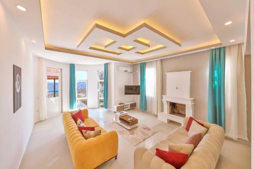 3 House Apart