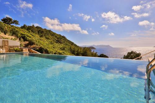 Villa Kale Suites With Heated Pool In Winter
